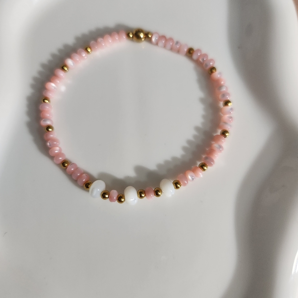 Pink Mother Of Pearl Stretchy Beaded Bracelet